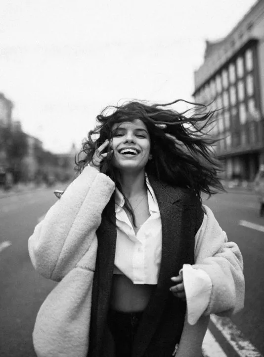 Michelle Andrade в новой песне призывает каждого гордиться собой - 1 Michelle Andrade в новой песне призывает каждого гордиться собой - 1 - изображение