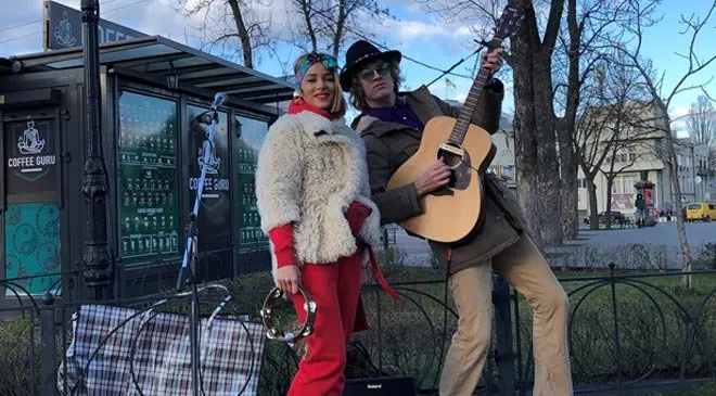 Злата Огневич удивила подписчиков своим выступлением в центре Киева - 1 Злата Огневич удивила подписчиков своим выступлением в центре Киева - 1 - изображение