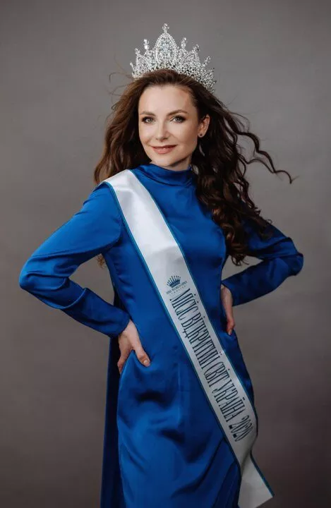 Христина Викалюк: «Мій чоловік вчить доньок жіночності та вмінню відчувати себе важливою» - 6 Христина Викалюк: «Мій чоловік вчить доньок жіночності та вмінню відчувати себе важливою» - 6 - изображение