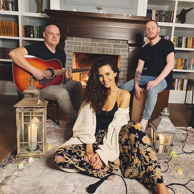 «NKкарантинник»: в сети появился онлайн-концерт Насти Каменских - 1 «NKкарантинник»: в сети появился онлайн-концерт Насти Каменских - 1 - изображение