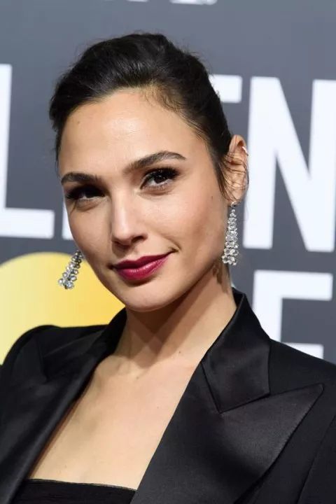 Чудо-женщина Галь Гадот: «Мне нравится использовать свое тело для самовыражения» - 2 Чудо-женщина Галь Гадот: «Мне нравится использовать свое тело для самовыражения» - 2 - изображение