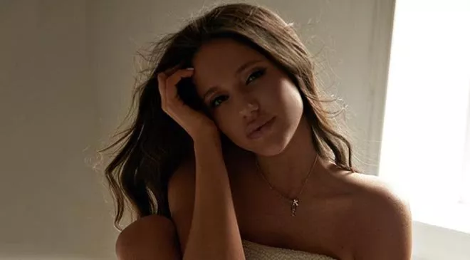 Победительница «Холостяка» показала, как выглядела до похудения - 1 - изображение