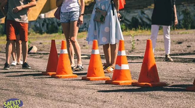В Киеве состоялись практические занятия по безопасности дорожного движения - 1 В Киеве состоялись практические занятия по безопасности дорожного движения - 1 - изображение