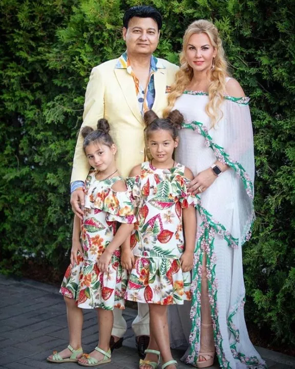 Королевский отдых: как KAMALIYA проводит лето с семьей на яхте - 1 - изображение