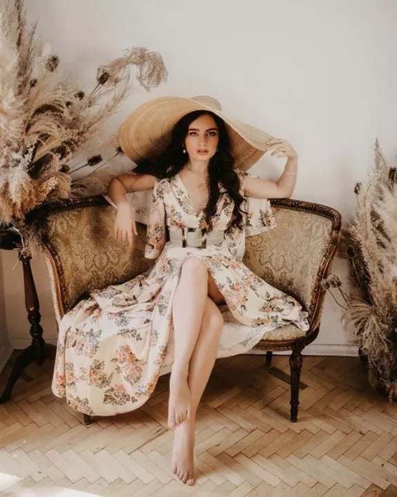 Каріна Лірчук: «У школі мене часто принижували через «дивний» одяг» - 4 Каріна Лірчук: «У школі мене часто принижували через «дивний» одяг» - 4 - изображение