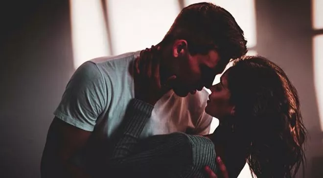 AHF Ukraine продемонструє важливість безпечного сексу на прикладі яскравих арт-інсталяцій - 1 - изображение