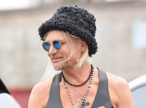 Woman MAGAZINE - 1 Woman Magazine