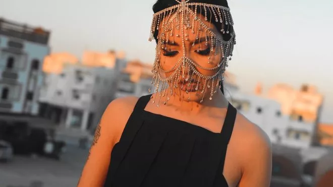 “Он меня, действительно, покорил”: Анна Добрыднева рассказала о личном в новом клипе - 4 - изображение