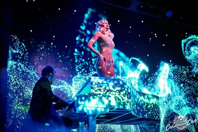 Caribbean Club анонсировал концертный май: юмор, варьете, джаз и театр - 3 - изображение