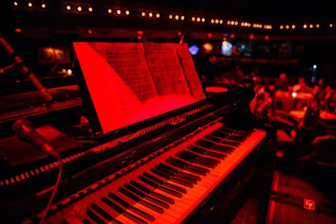 Caribbean Club анонсировал концертный май: юмор, варьете, джаз и театр - 4 - изображение