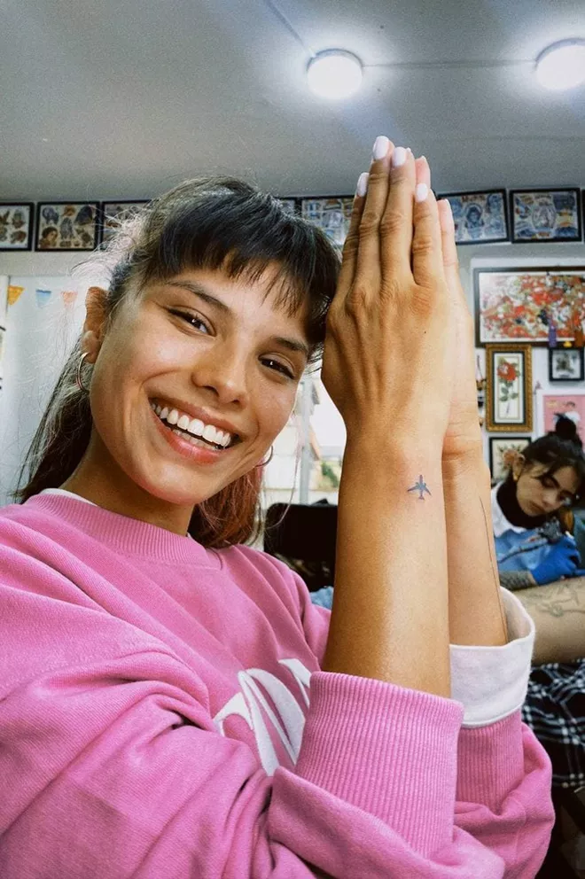 На эту и на ту: Мишель Андраде набила себе тату - 2 На эту и на ту: Мишель Андраде набила себе тату - 2 - изображение