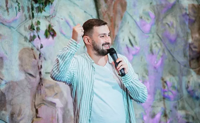 Макс Вышинский: «В стендапе мы всегда за основу берем правду» - 1 Макс Вышинский: «В стендапе мы всегда за основу берем правду» - 1 - изображение