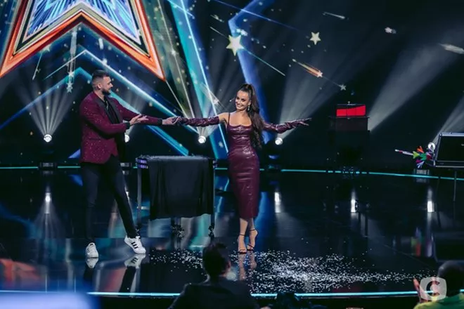 Судья Ксения Мишина левитировала на Україна має талант - 1 Судья Ксения Мишина левитировала на Україна має талант - 1 - изображение