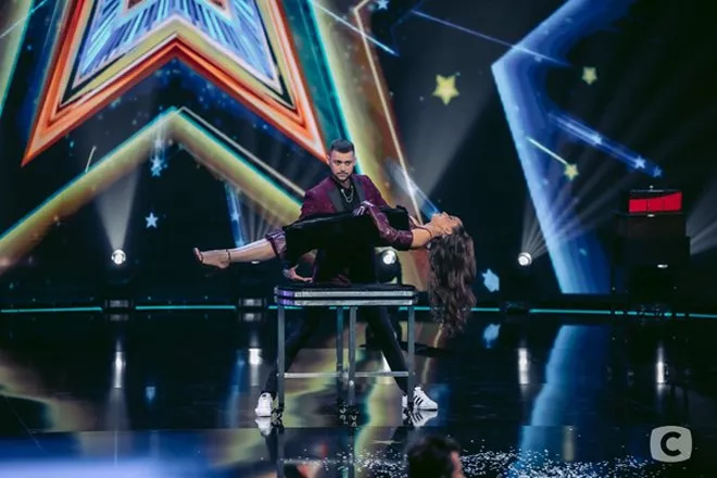 Судья Ксения Мишина левитировала на Україна має талант - 3 Судья Ксения Мишина левитировала на Україна має талант - 3 - изображение