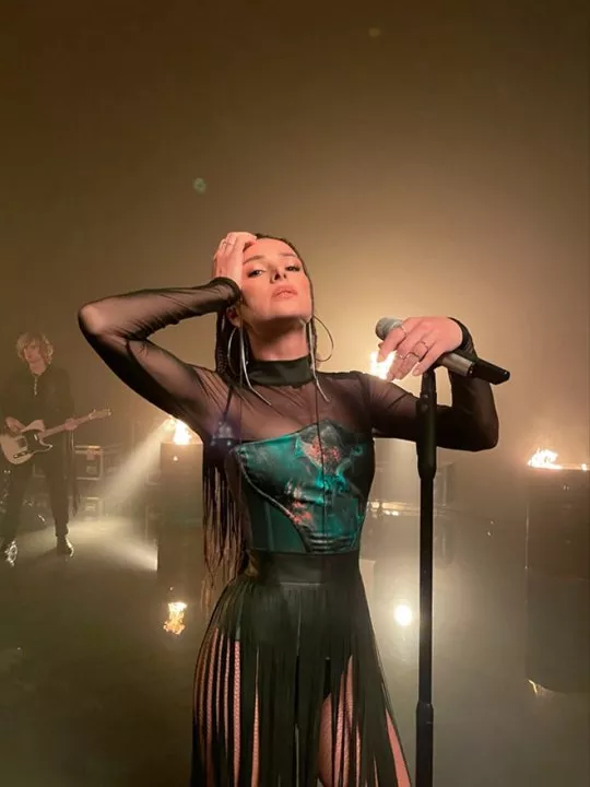 Злата Огневич выпустила свой личный манифест “Клинок” - 3 Злата Огневич выпустила свой личный манифест “Клинок” - 3 - изображение