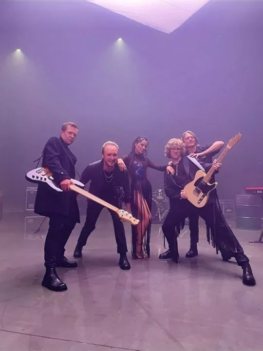 Злата Огневич выпустила свой личный манифест “Клинок” - 5 Злата Огневич выпустила свой личный манифест “Клинок” - 5 - изображение