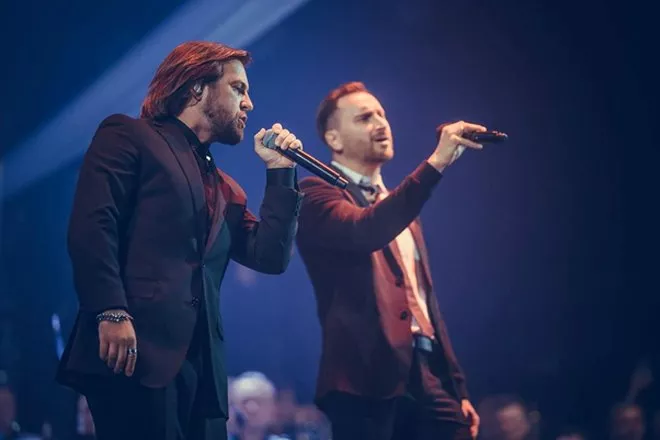 Повний зал, сотні ліхтариків та зіркові дуети: гурт СКАЙ відзначив своє 20-річчя - 4 Повний зал, сотні ліхтариків та зіркові дуети: гурт СКАЙ відзначив своє 20-річчя - 4 - изображение