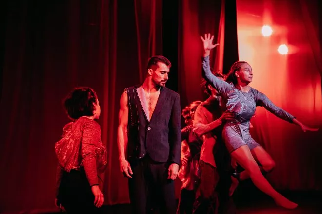 «Трактуючі вічне мовчання»: аншлаг, зіркові гості, безліч думок про життя людини - 1 «Трактуючі вічне мовчання»: аншлаг, зіркові гості, безліч думок про життя людини - 1 - изображение