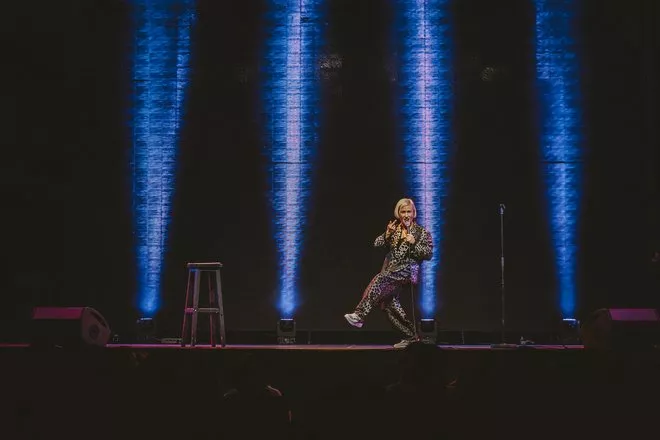 Наталья Гарипова представила долгожданную новую сольную Stand-Up программу - 2 Наталья Гарипова представила долгожданную новую сольную Stand-Up программу - 2 - изображение