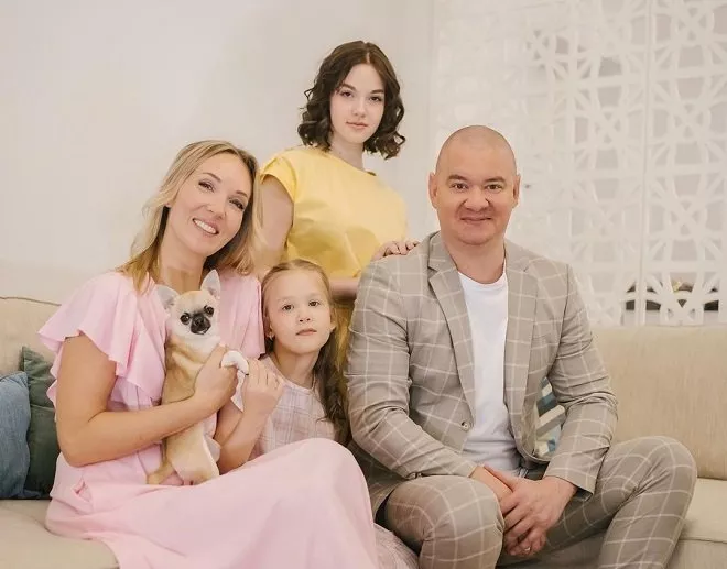 Звезда «Квартала» посвятил татуировку жене и дочерям - 1 - изображение