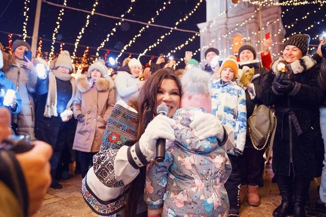 Закордонні курорти, фото з Голівуду та робота без вихідних: як зірки провели зимові свята - 2 Закордонні курорти, фото з Голівуду та робота без вихідних: як зірки провели зимові свята - 2 - изображение