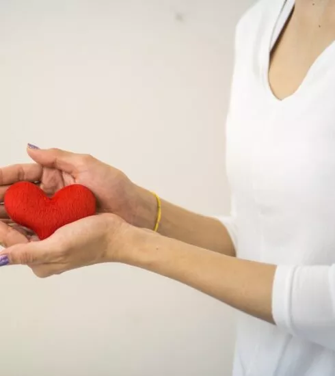 Woman MAGAZINE - 4 кошти на підтримку України