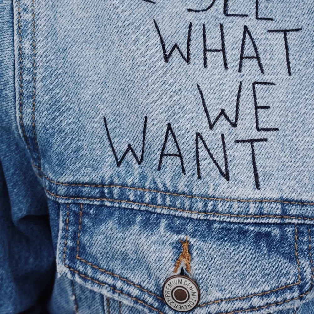 Аутфіт дня: Авріл Лавін у білому жакеті від Gasanova - 1 Аутфіт дня: Авріл Лавін у білому жакеті від Gasanova - 1 - изображение