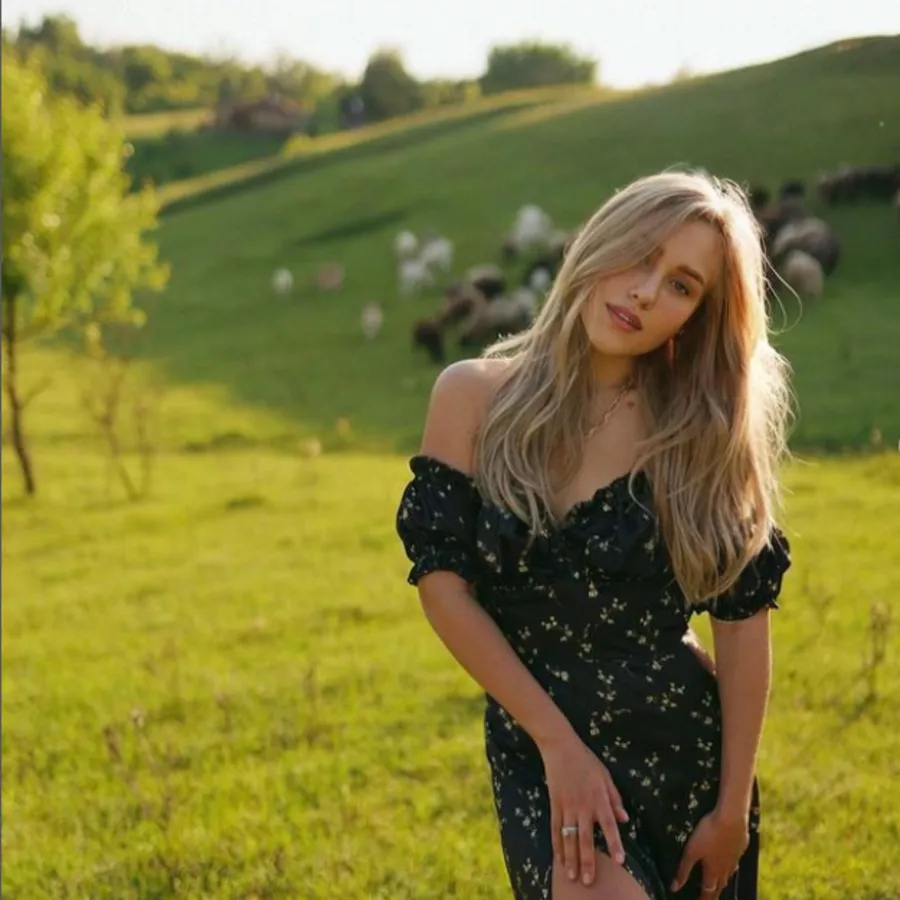 Даша Квіткова з сином відпочиває у Хорватії - 1 Даша Квіткова з сином відпочиває у Хорватії - 1 - изображение