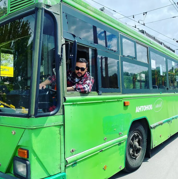 Руслан Сенічкін: «Тепер я водій трамвая і тролейбуса» - 1 Руслан Сенічкін: «Тепер я водій трамвая і тролейбуса» - 1 - изображение