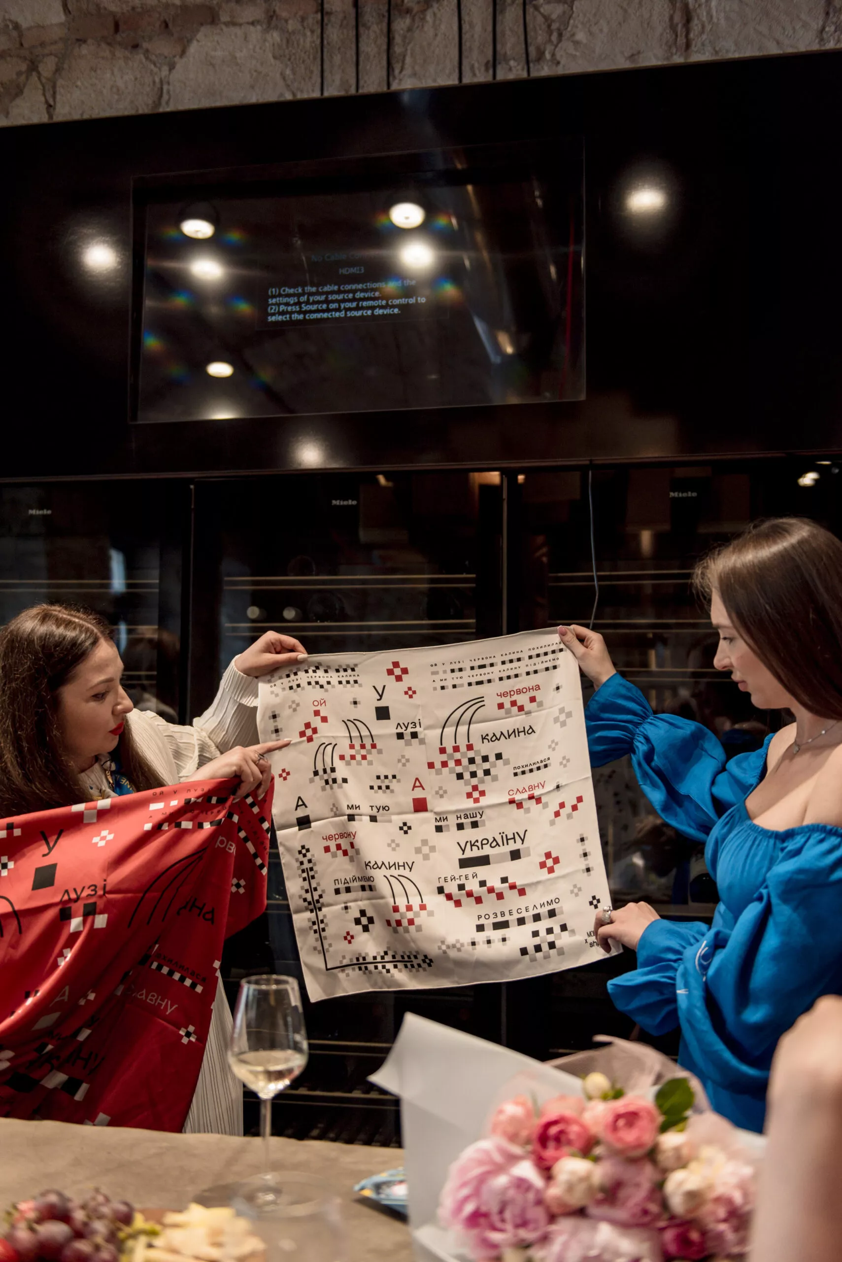 «Мода і війна»: другий благодійний бранч у Будапешті - 9 «Мода і війна»: другий благодійний бранч у Будапешті - 9 - изображение