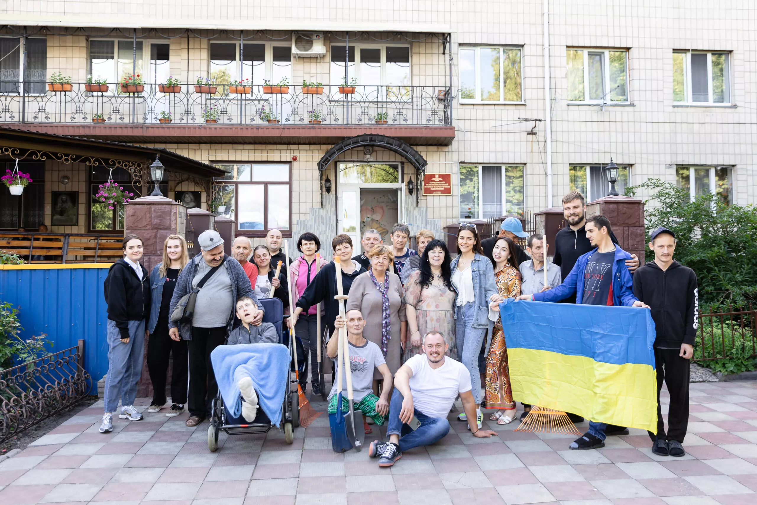 Єгор Гордєєв та Іванна Онуфрійчук передали чергову партію допомоги Бородянському інтернату - 5 Єгор Гордєєв та Іванна Онуфрійчук передали чергову партію допомоги Бородянському інтернату - 5 - изображение