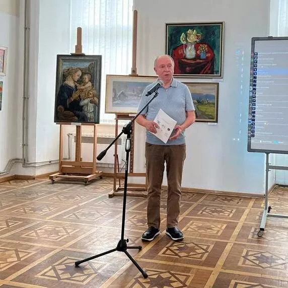 Президент МАН виставив на продаж колекцію картин для створення Музею науки - 1 Президент МАН виставив на продаж колекцію картин для створення Музею науки - 1 - изображение