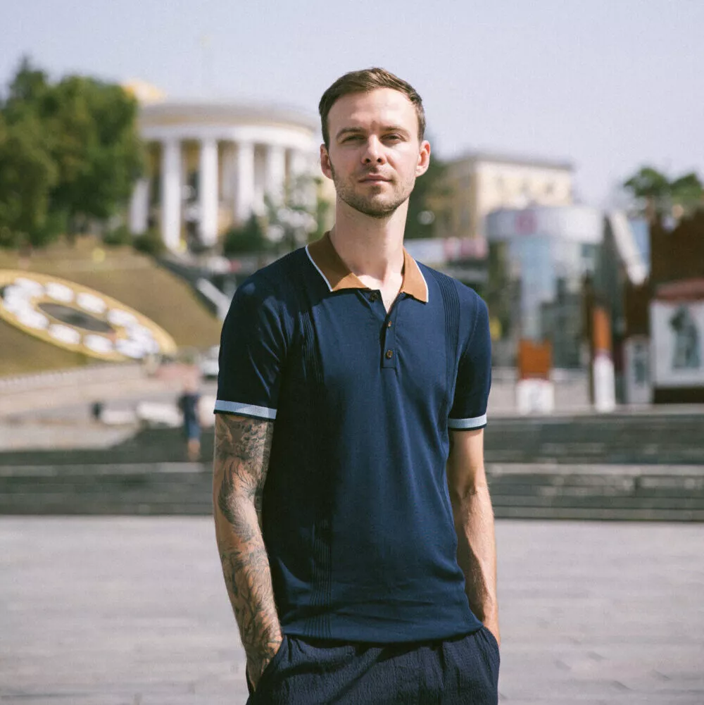 Макс Барських показав чуттєві кадри зі своєї школи у Херсоні - 1 Макс Барських показав чуттєві кадри зі своєї школи у Херсоні - 1 - изображение